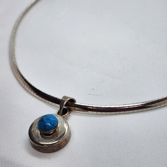 Sterling Silver Turquoise Necklace Omega Chain with Turquoise Cabochon Pendant - Picture 8 of 12